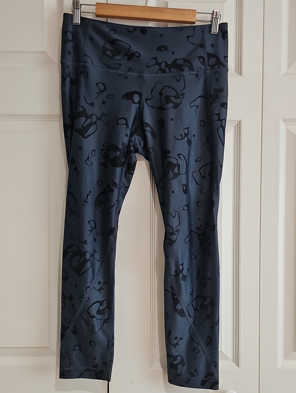 Under Armour HeatGear Compression Capri Leggings - Women's Large